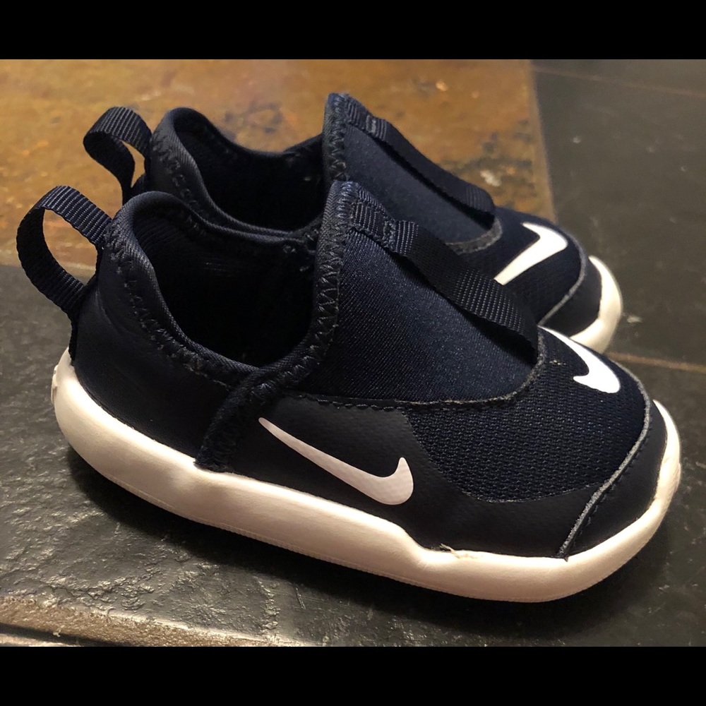 Nike slip on great condition sz 5